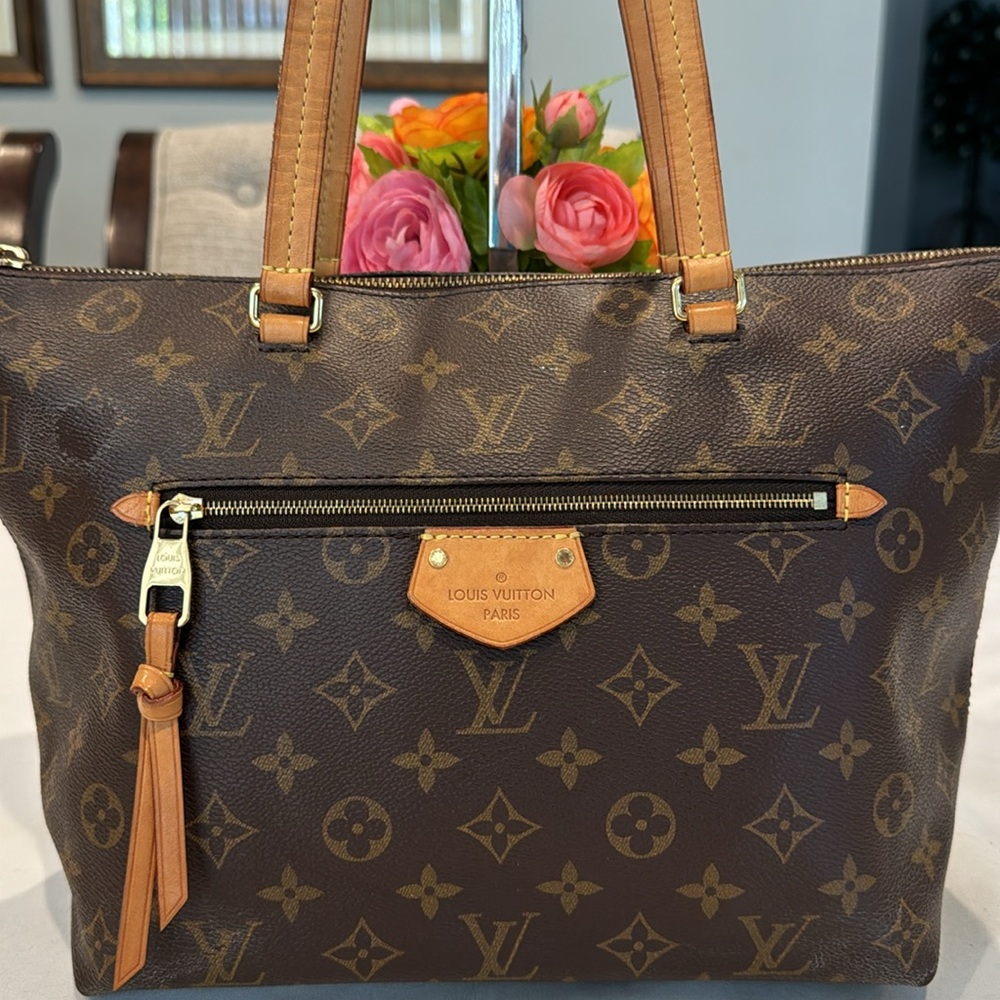 Authentic Louis Vuitton Lena MM bag - Picture 3 of 16